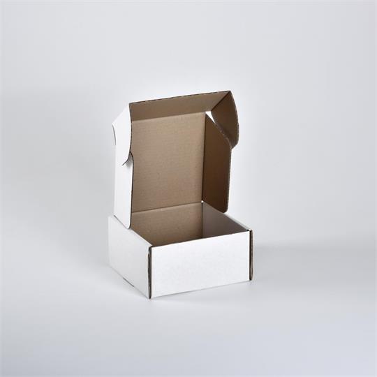 Medium Mailer Box White - 190 x 190 x 100 mm